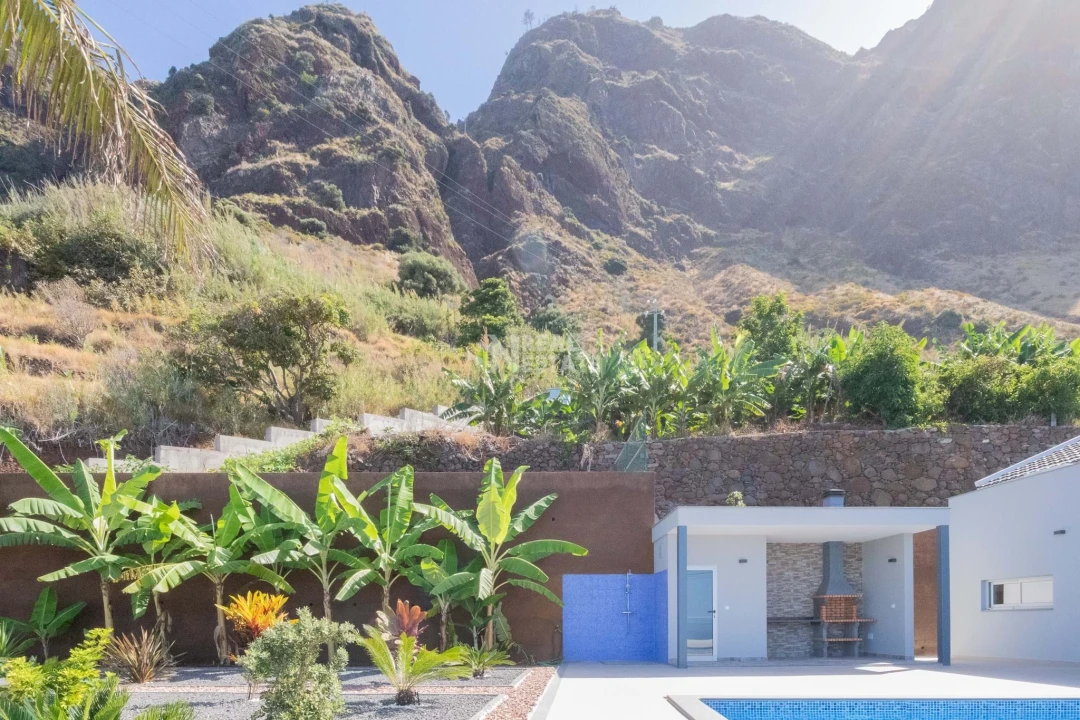 Moradia T4 para Venda em Paul do Mar Foto 18