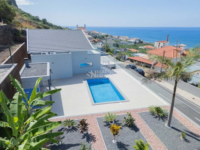 Moradia T4 para Venda em Paul do Mar Foto 7