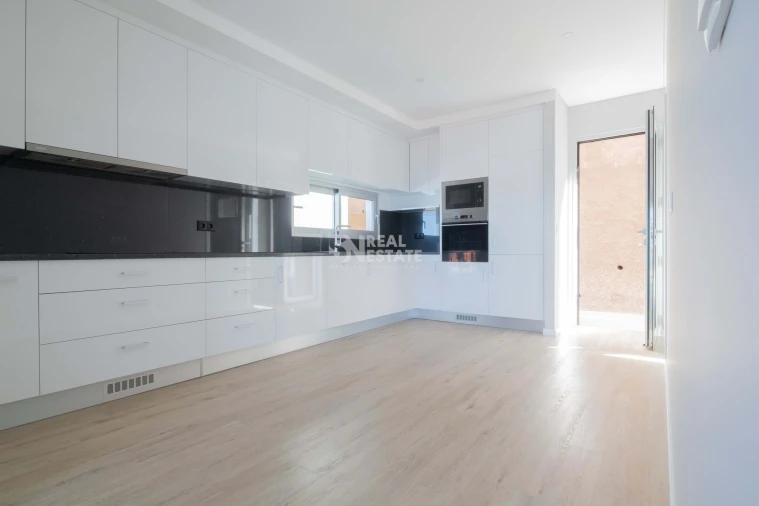 Moradia T4 para Venda em Paul do Mar Foto 58