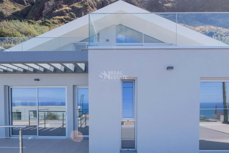 Moradia T4 para Venda em Paul do Mar Foto 11