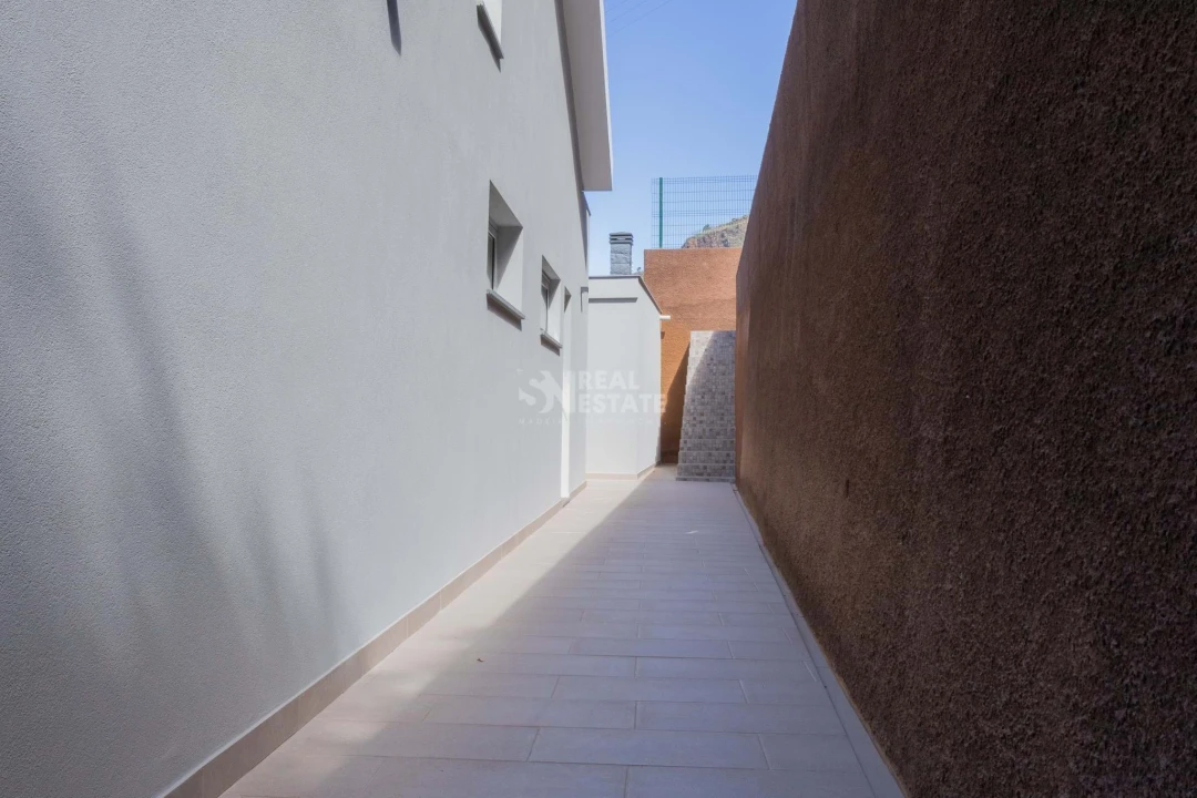 Moradia T4 para Venda em Paul do Mar Foto 32