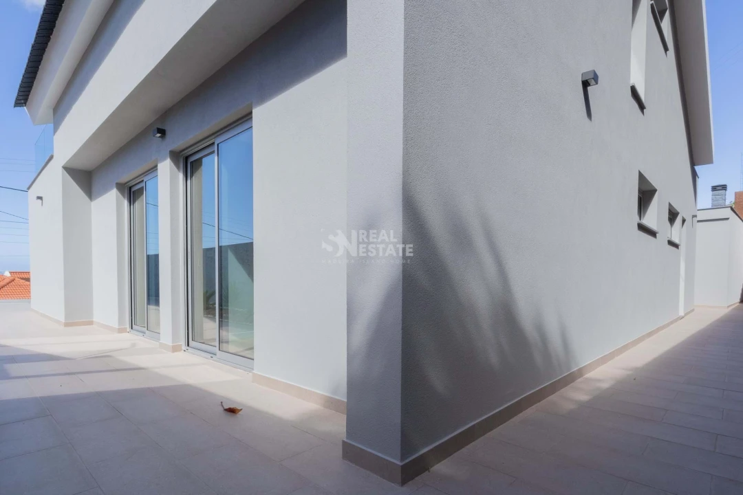 Moradia T4 para Venda em Paul do Mar Foto 12