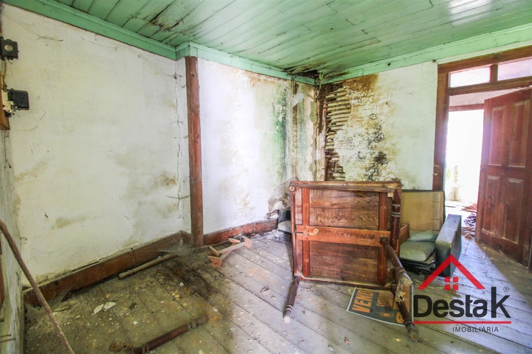 Moradia T5 para Venda em Sul Foto 9