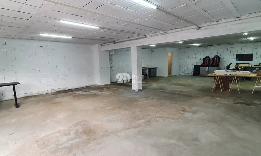 Armazém para Venda em Landim Foto 2