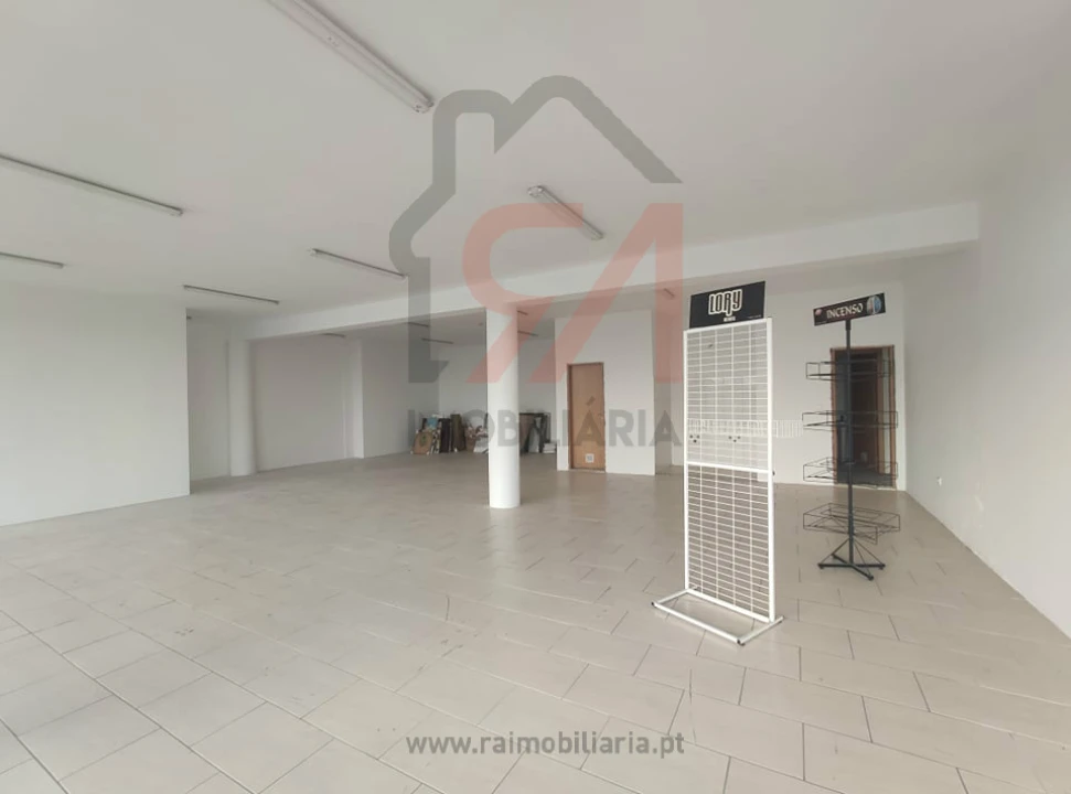 Loja para Venda em Meixomil Foto 3