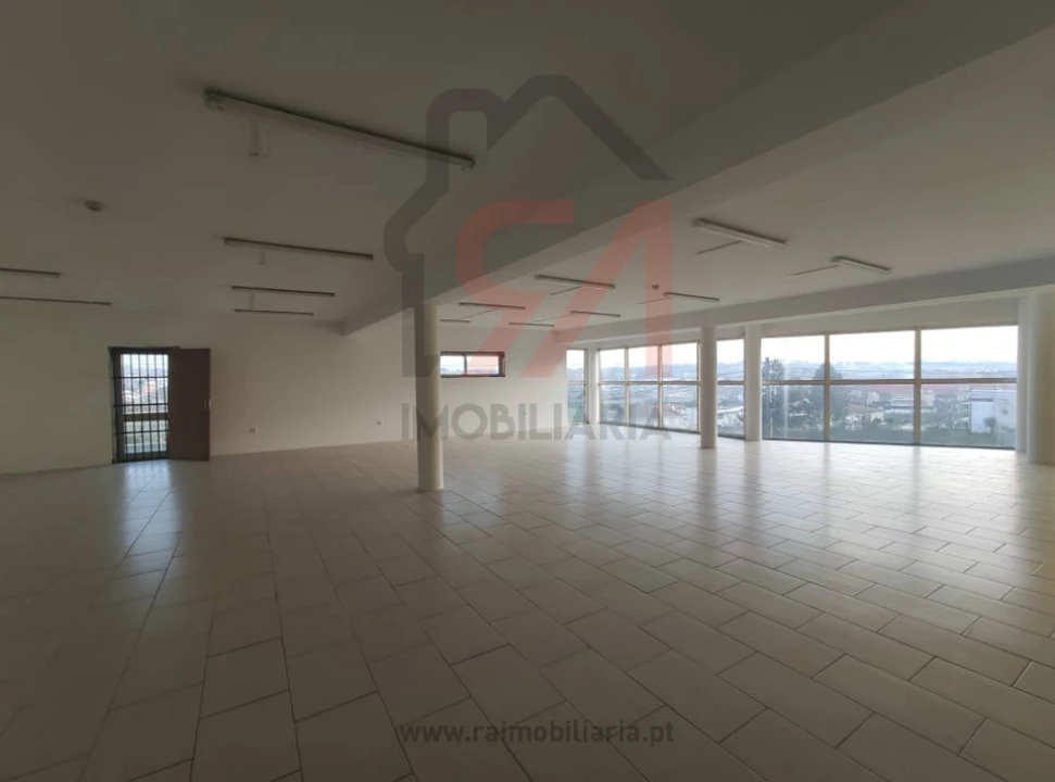 Loja para Venda em Meixomil Foto 4