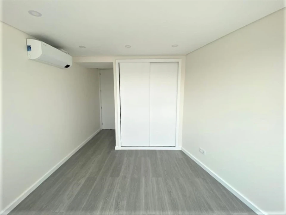 Apartamento T2 para Venda em Cidade da Maia Foto 5