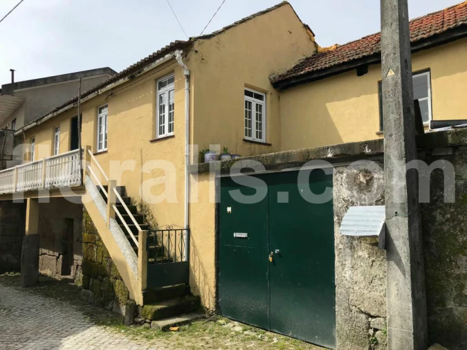 Moradia T0 para Venda em Queirã