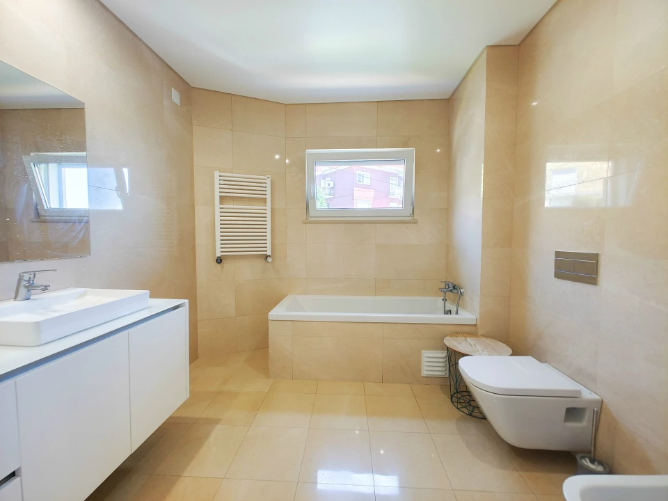 Apartamento T3 para Venda em Carcavelos e Parede Foto 17