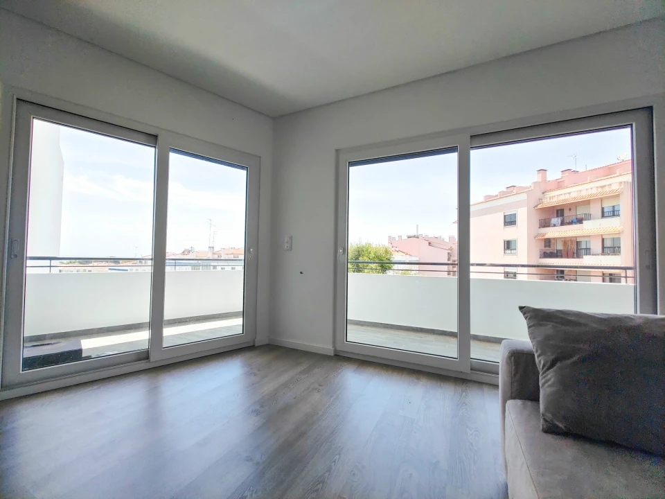 Apartamento T3 para Venda em Carcavelos e Parede Foto 2