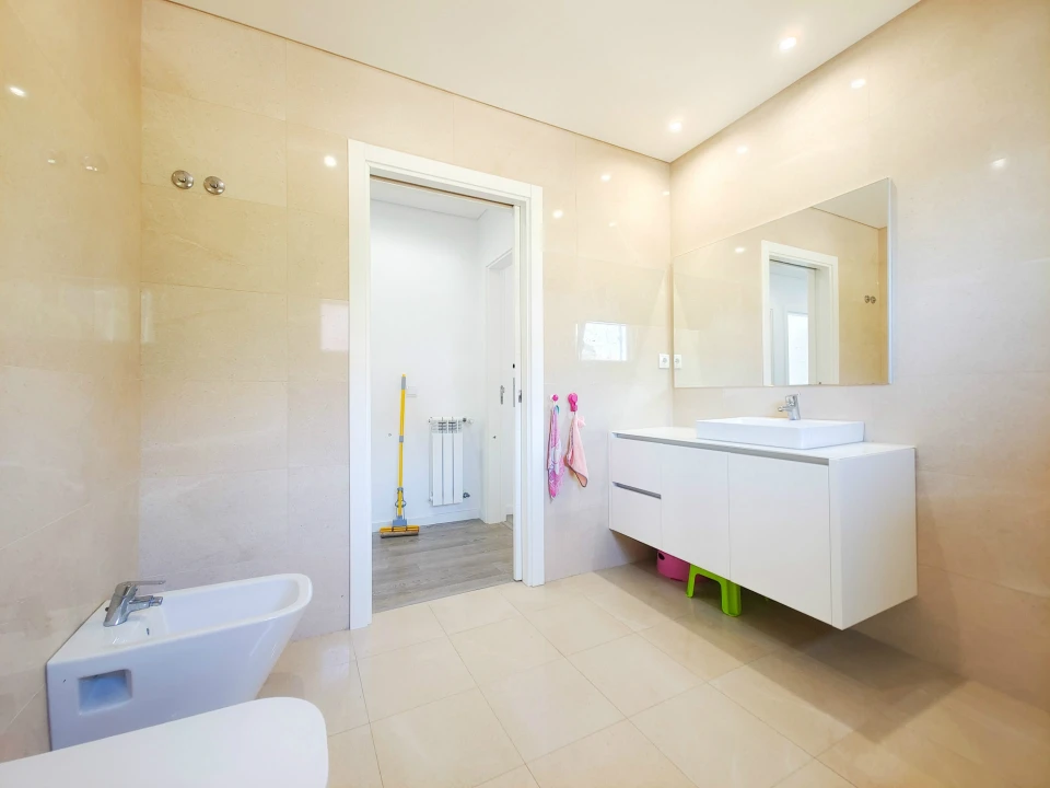 Apartamento T3 para Venda em Carcavelos e Parede Foto 18