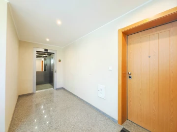 Apartamento T3 para Venda em Carcavelos e Parede