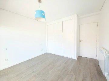 Apartamento T3 para Venda em Carcavelos e Parede