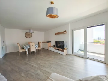 Apartamento T3 para Venda em Carcavelos e Parede