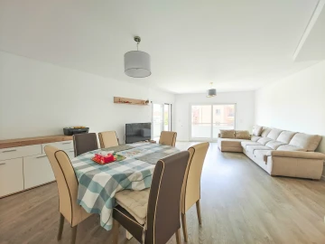 Apartamento T3 para Venda em Carcavelos e Parede
