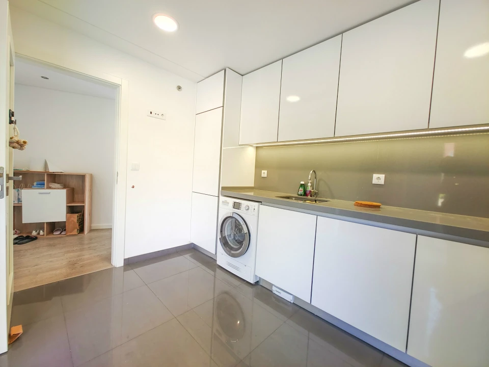 Apartamento T3 para Venda em Carcavelos e Parede Foto 11