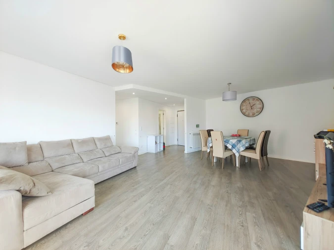 Apartamento T3 para Venda em Carcavelos e Parede Foto 7