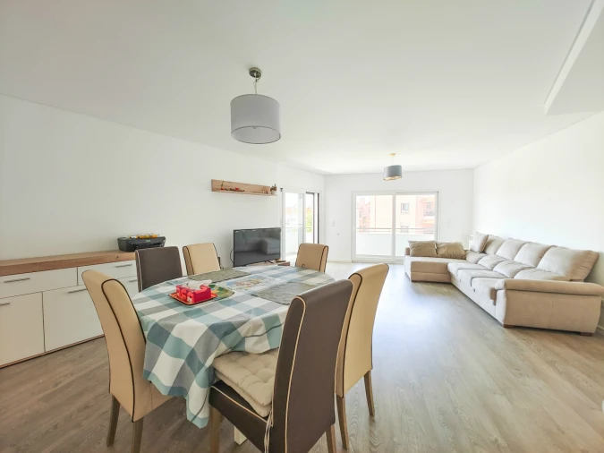 Apartamento T3 para Venda em Carcavelos e Parede Foto 9