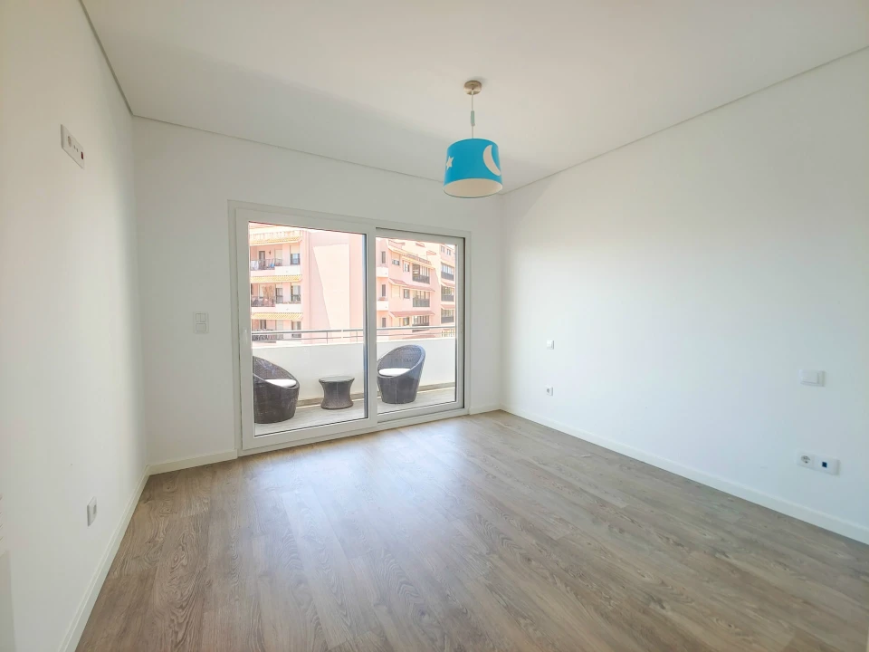 Apartamento T3 para Venda em Carcavelos e Parede Foto 20