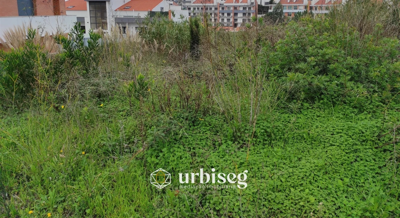 Terreno para Venda em Tavarede Foto 2