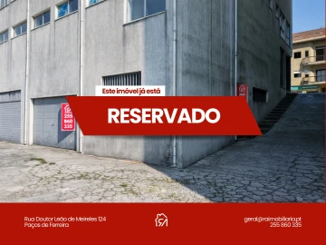 Armazém para Venda em Paços de Ferreira