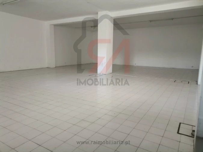 Armazém para Venda em Paços de Ferreira Foto 5