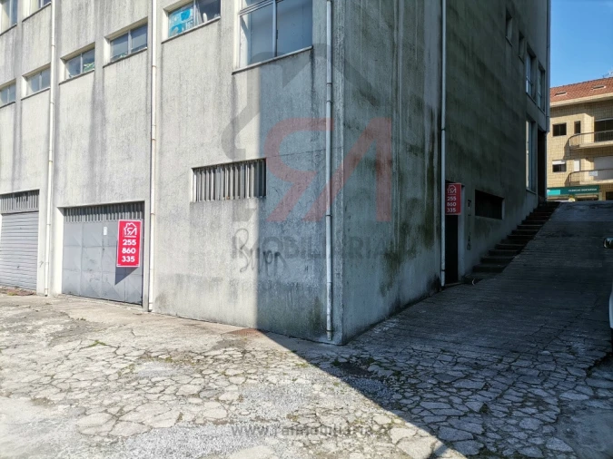 Armazém para Venda em Paços de Ferreira Foto 2