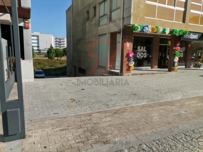 Armazém para Venda em Paços de Ferreira Foto 3