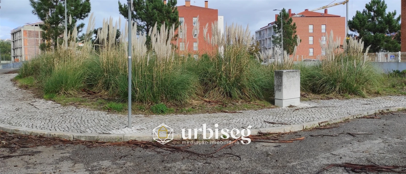 Terreno para Venda em Tavarede Foto 3