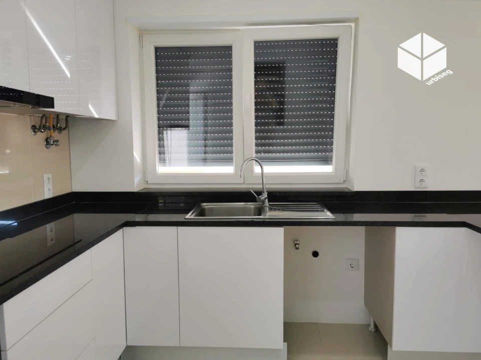 Apartamento T3 para Venda em Buarcos Foto 13