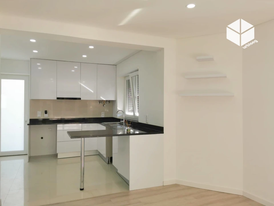 Apartamento T3 para Venda em Buarcos Foto 8