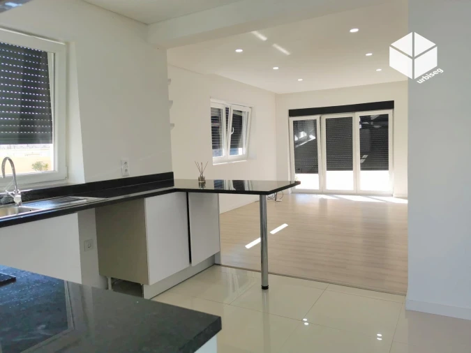 Apartamento T3 para Venda em Buarcos Foto 11