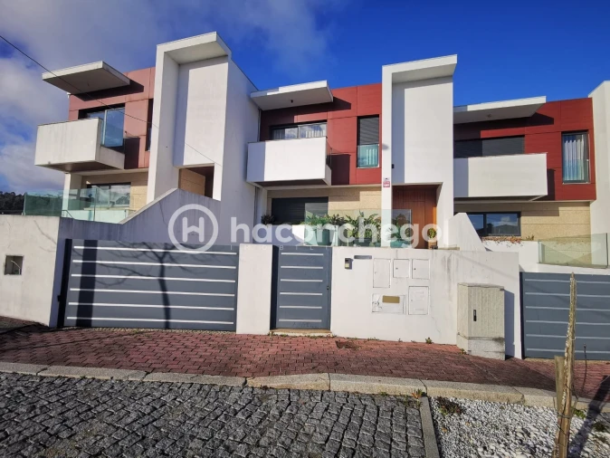 Moradia T4 para Venda em Abade de Neiva Foto 2