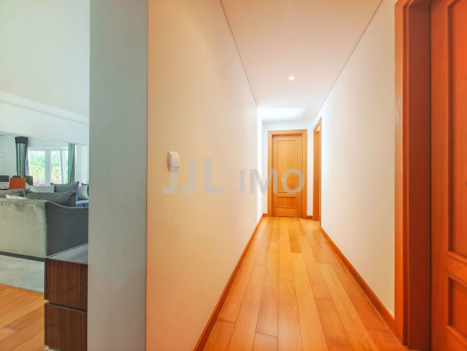 Moradia T4 para Venda em Alcabideche Foto 20