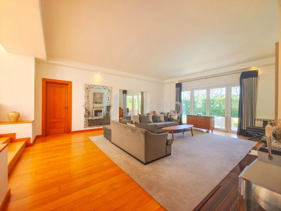 Moradia T4 para Venda em Alcabideche Foto 26