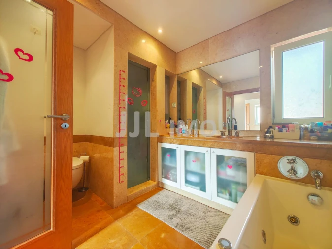 Moradia T4 para Venda em Alcabideche Foto 18