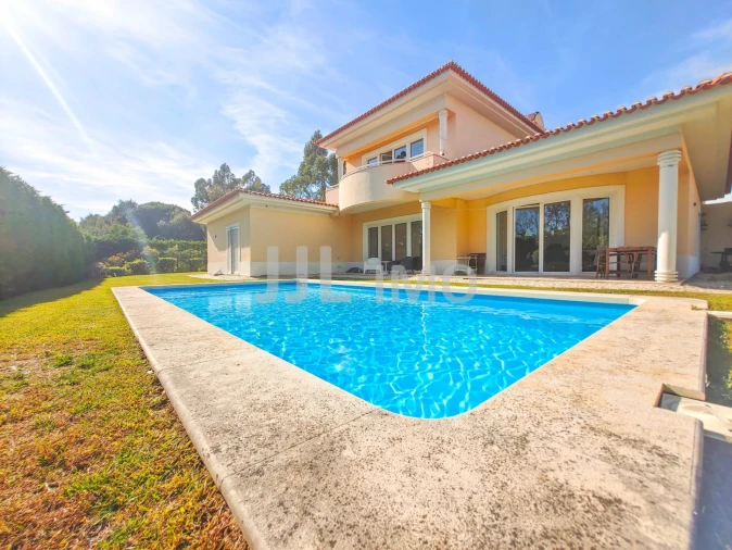 Moradia T4 para Venda em Alcabideche Foto 27