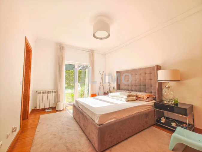 Moradia T4 para Venda em Alcabideche Foto 13