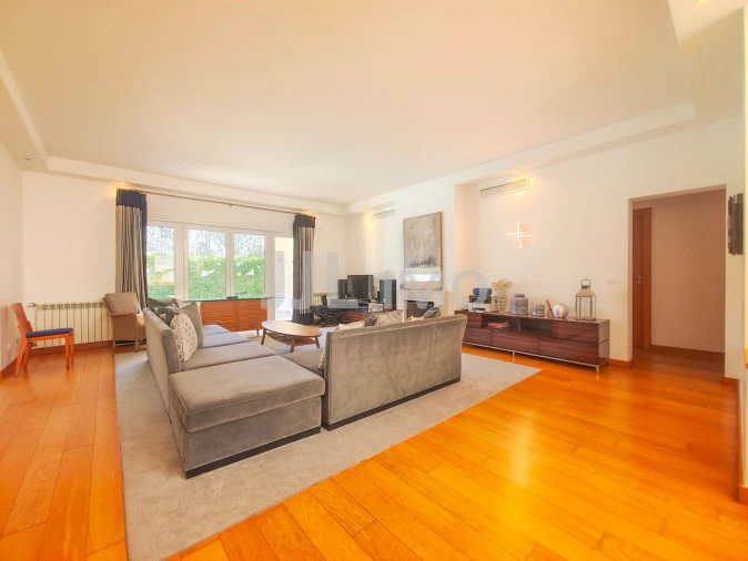 Moradia T4 para Venda em Alcabideche Foto 25