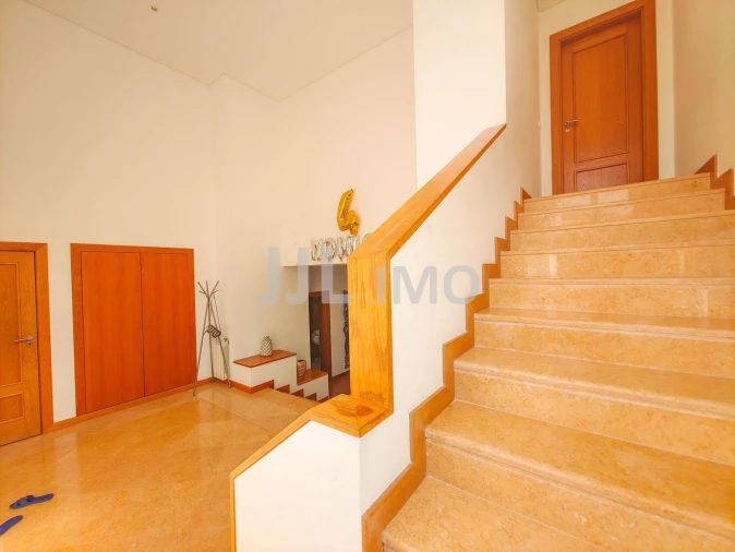 Moradia T4 para Venda em Alcabideche Foto 10