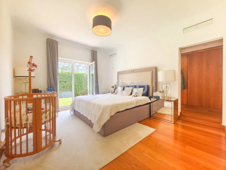 Moradia T4 para Venda em Alcabideche Foto 8