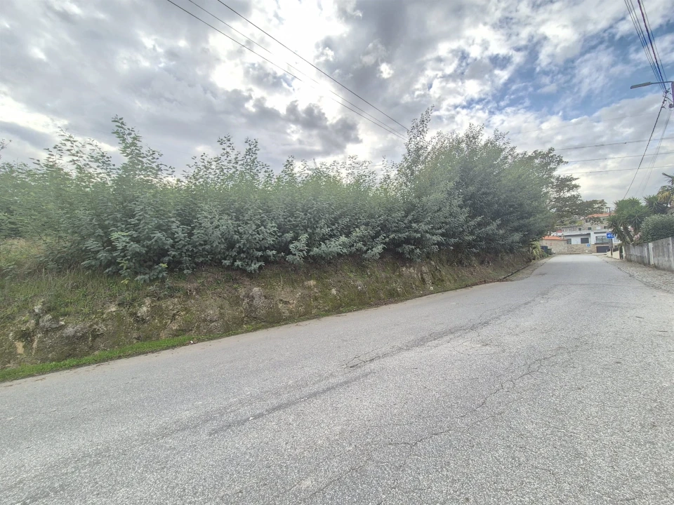 Terreno para Venda em Penamaior Foto 3