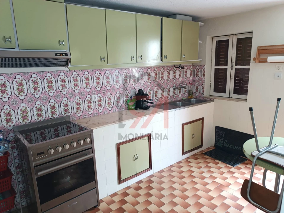 Moradia T0 para Venda em Carvalhosa Foto 5