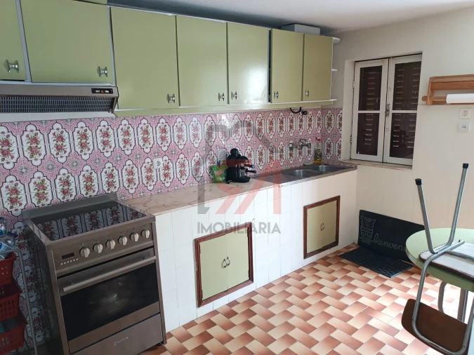 Moradia T0 para Venda em Carvalhosa Foto 5