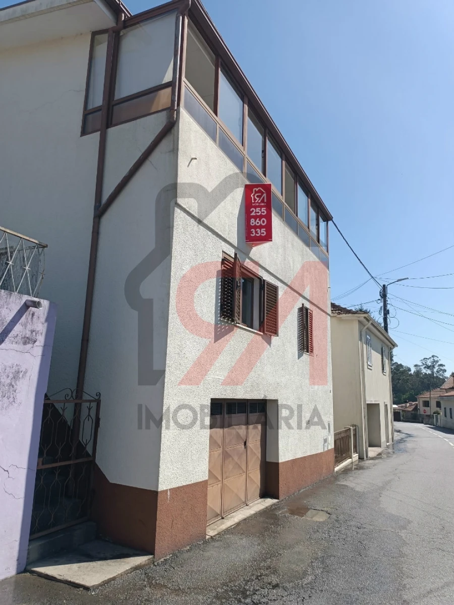 Moradia T0 para Venda em Carvalhosa Foto 2