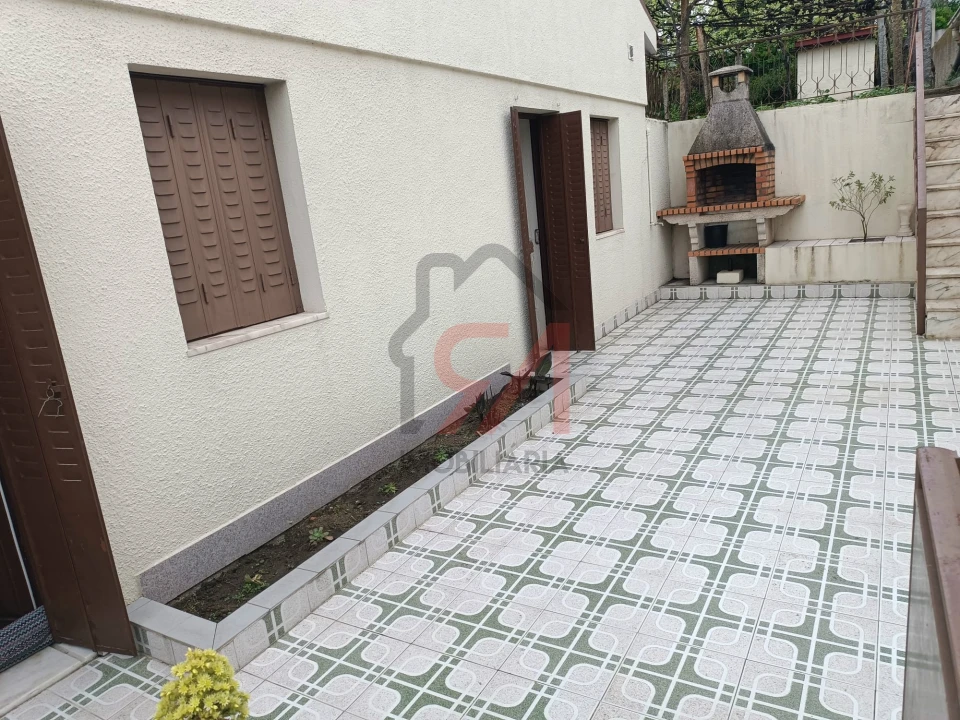 Moradia T0 para Venda em Carvalhosa Foto 3