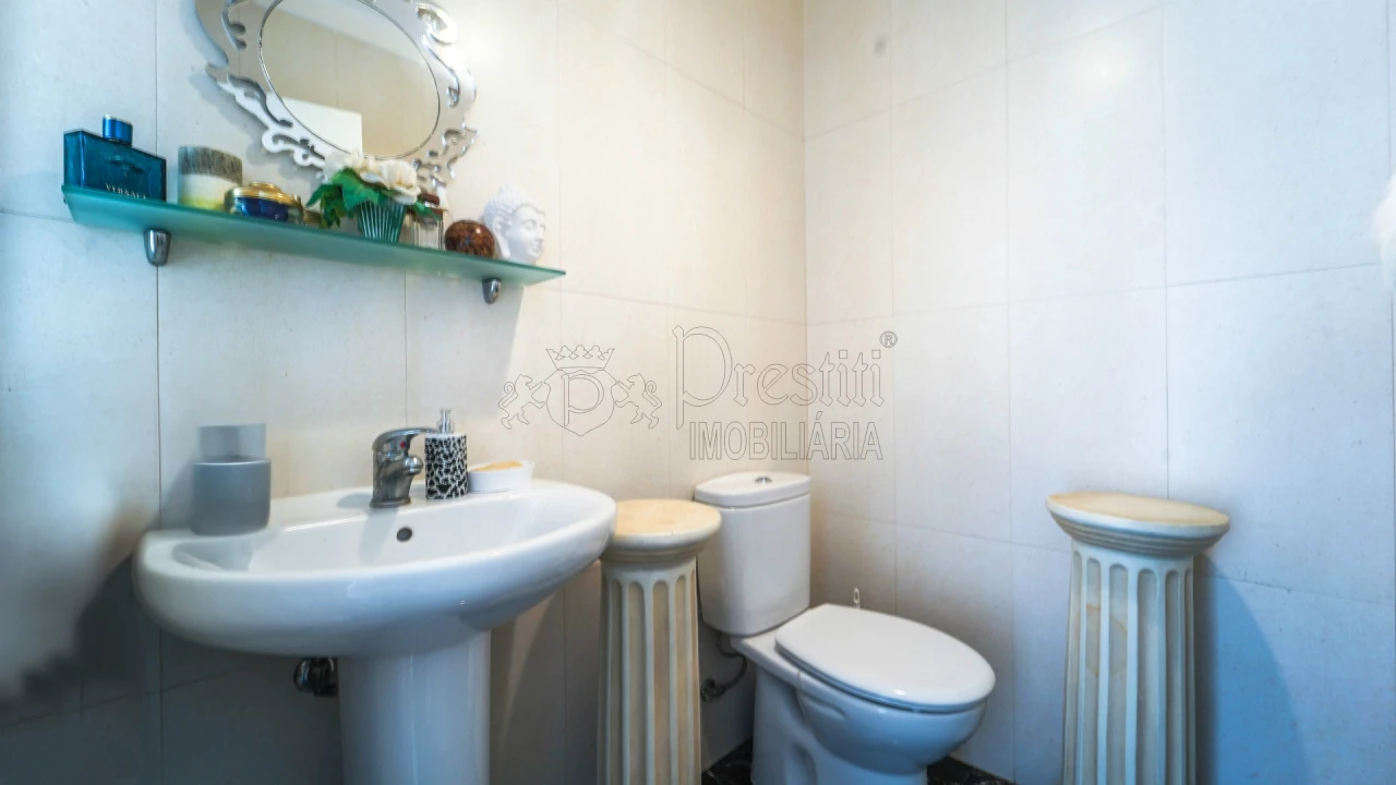 Moradia T4 para Venda em Costa Foto 10