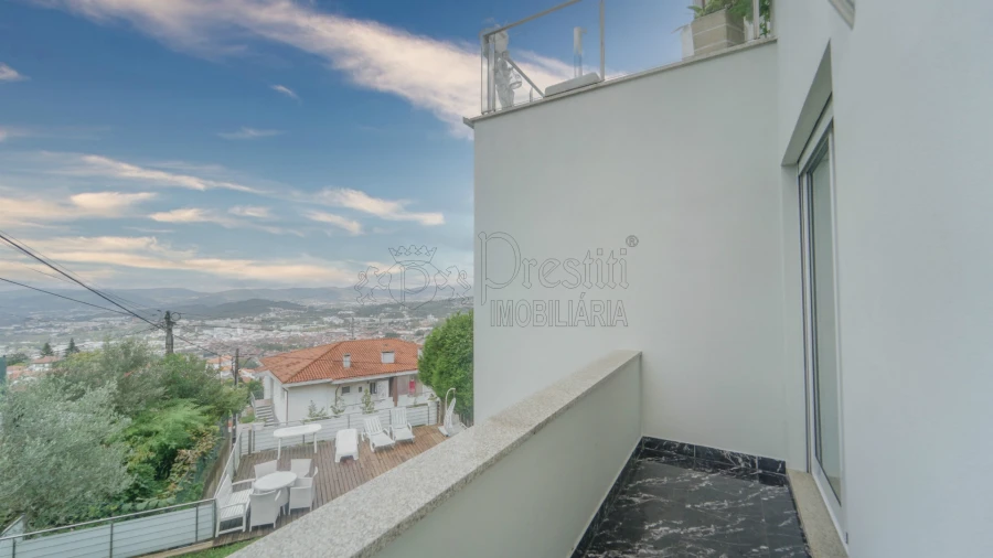 Moradia T4 para Venda em Costa Foto 31