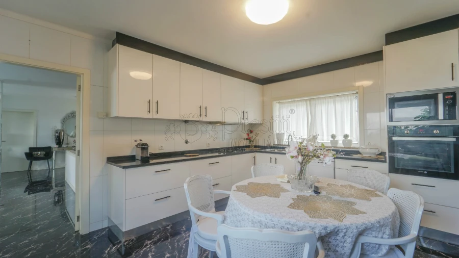 Moradia T4 para Venda em Costa Foto 20