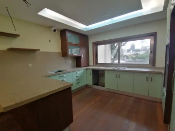 Moradia T4 para Venda em Mafamude e Vilar do Paraíso